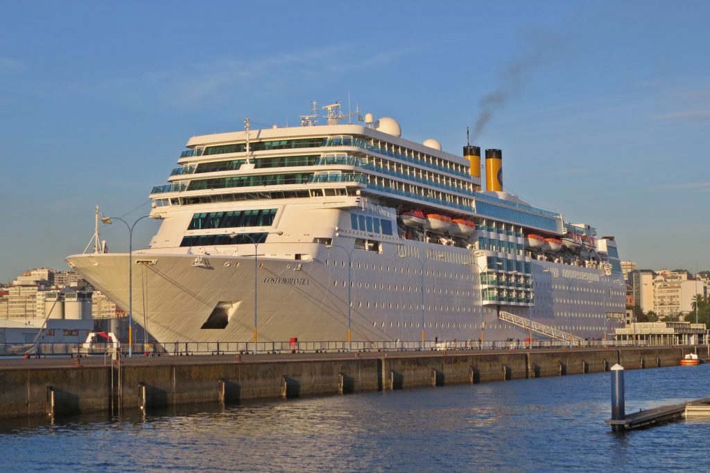 Celestyal Cruises compra el Costa NeoRomantica