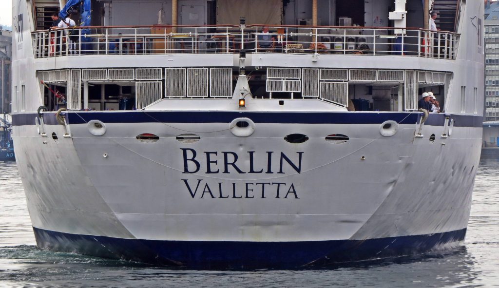 El Berlín se reinventa: de buque de cruceros a megayate de lujo