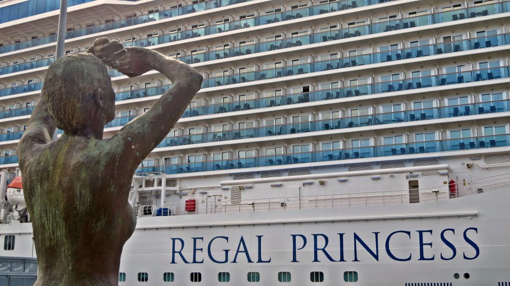 Estreno en A Coruña del buque Regal Princess