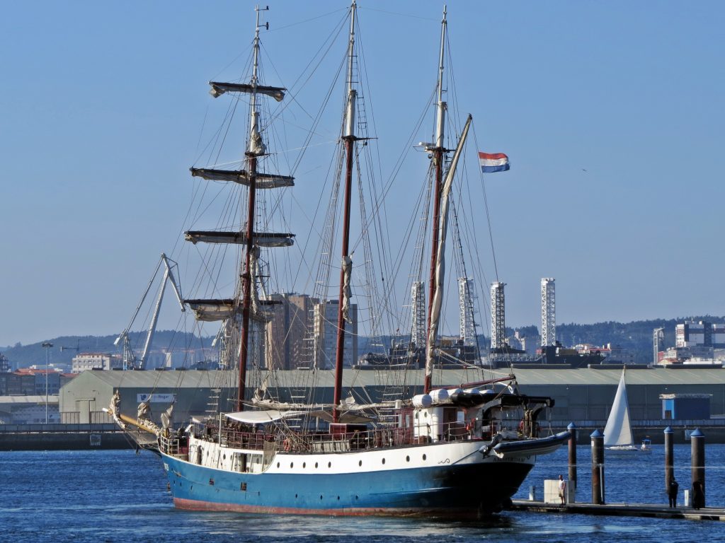 Tres veleros históricos se dan cita en A Coruña