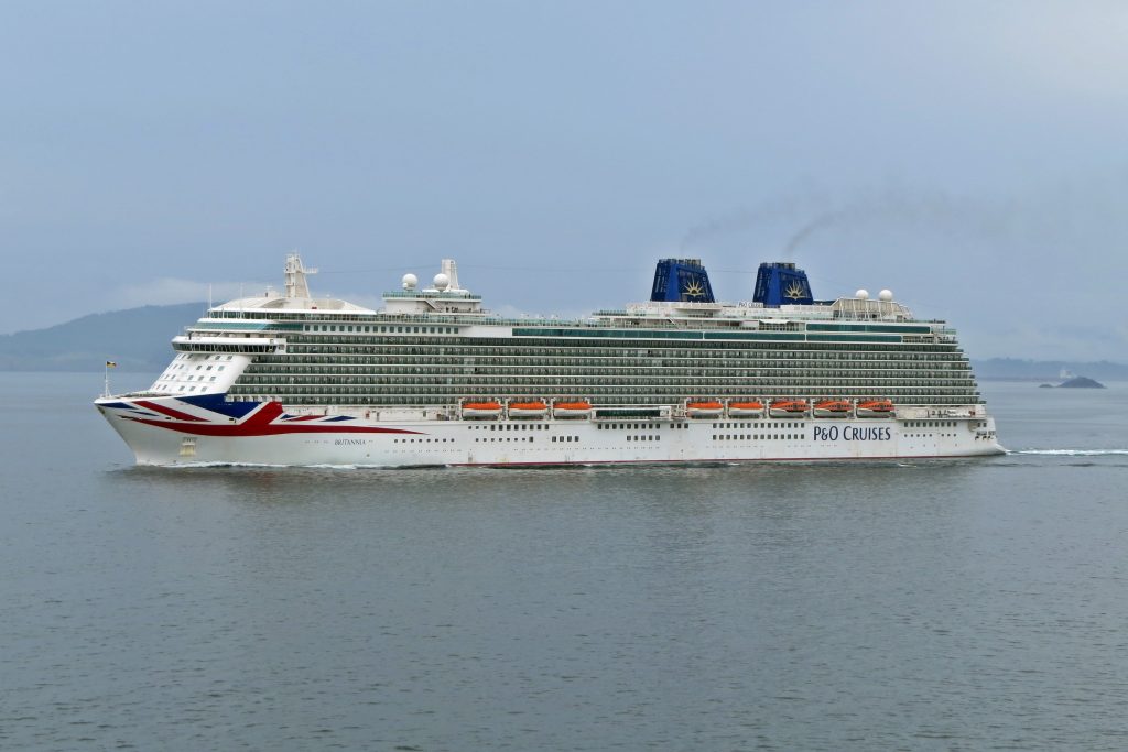 Britannia y Marina cierran el mes de mayo en A Coruña