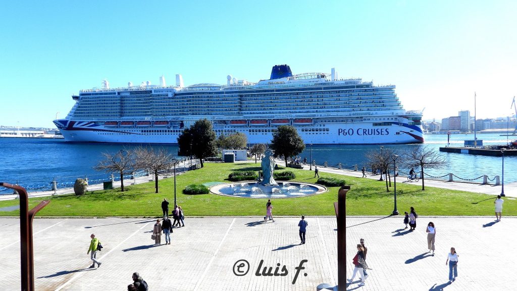 Iona, de nuevo en puerto