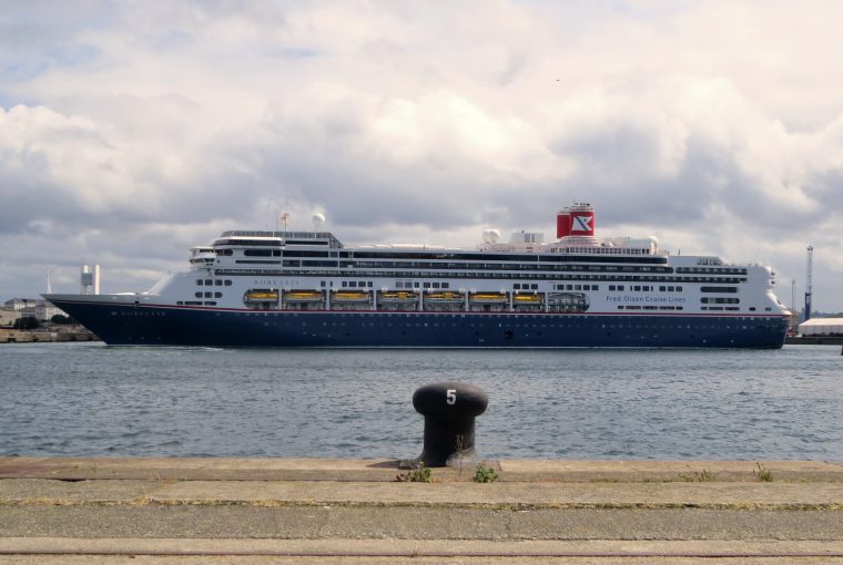Breve parada del Borealis en A Coruña