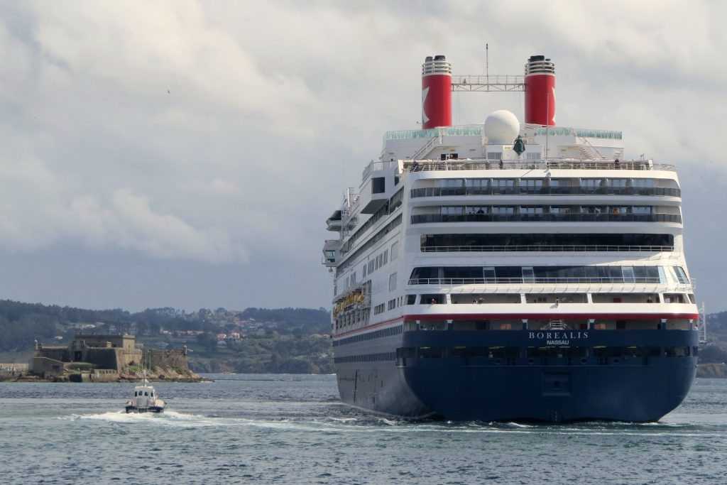 Breve parada del Borealis en A Coruña