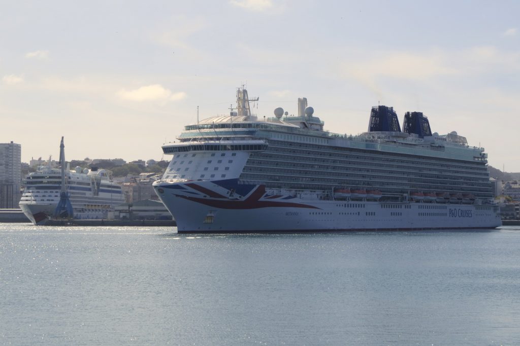 Britannia y AidaDiva abren la semana grande