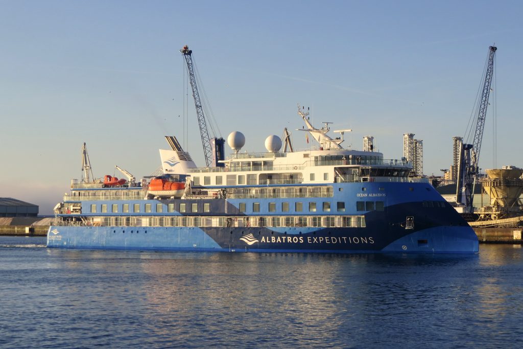 Ocean Albatros: Explorar con la proa al revés