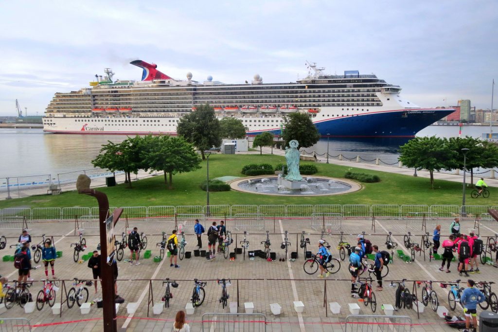 El Carnival Miracle abre el mes de junio