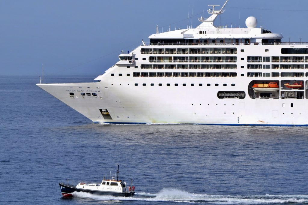 Estreno del Seven Seas Mariner en A Coruña