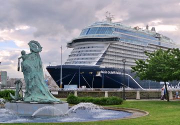 Estreno del Mein Schiff Relax en A Coruña