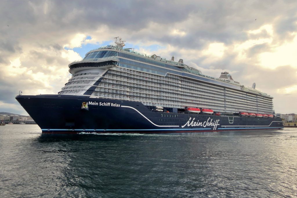 Estreno del Mein Schiff Relax en A Coruña